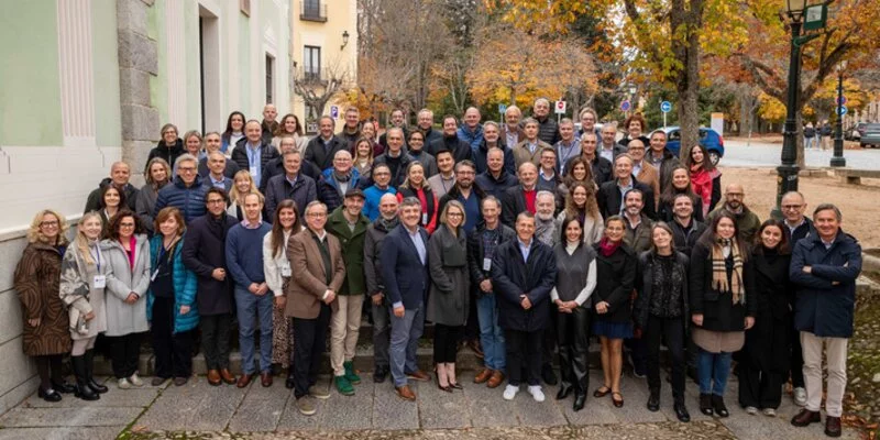 Group photo of EFP Perio Workshop 2025 participants