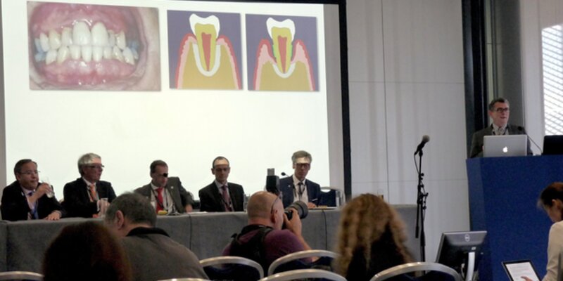 EuroPerio8 press conference calls for greater awareness of periodontitis and peri-implantitis